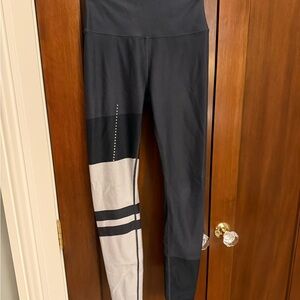 ALO leggings - size L